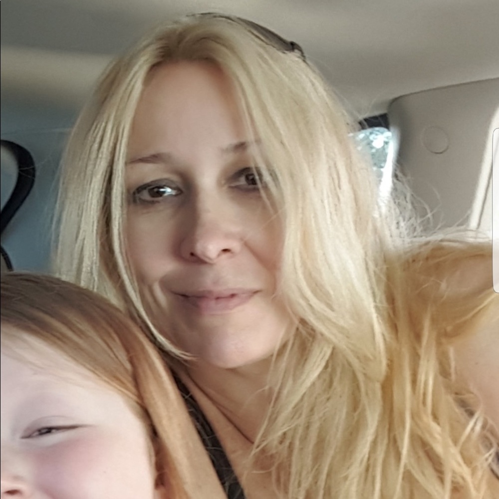 Meet your Posher, Dina